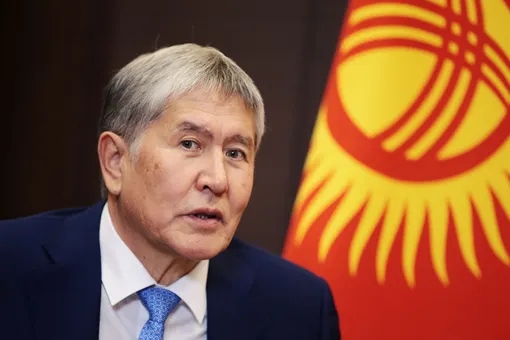 В Киргизии силовики начали штурм резиденции экс-президента страны Алмазбека Атамбаева