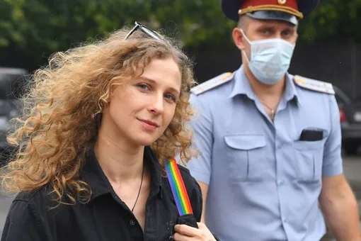 Участницу Pussy Riot Марию Алехину приговорили к году ограничения свободы за призывы к митингу во время пандемии