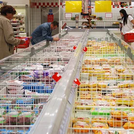 Bloomberg: Россия входит в пятерку «горячих точек», где рост цен на продукты может вызвать недовольство населения Bloomberg: Россия входит в пятерку «горячих точек», где рост цен на продукты может вызвать недовольство населения