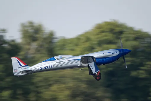 Rolls-Royce провел первый полет своего полностью электрического самолета Rolls-Royce провел первый полет своего полностью электрического самолета
