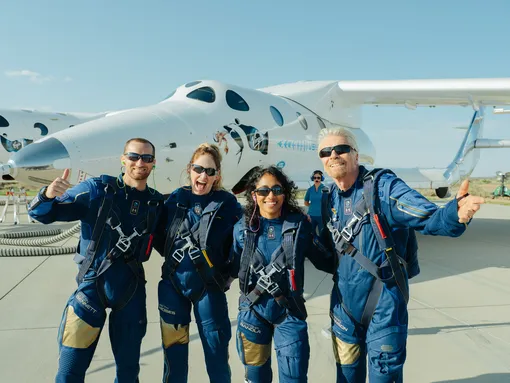 Экипаж Virgin Galactic перед полетом