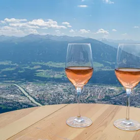 Исследование: злоупотребление алкоголем в юности может привести к карьерному успеху в зрелом возрасте Исследование: злоупотребление алкоголем в юности может привести к карьерному успеху в зрелом возрасте