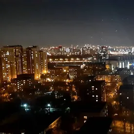 В Химках прошло часовое световое шоу. Из-за поврежденного кабеля в нескольких домах свет постоянно включался и выключался В Химках прошло часовое световое шоу. Из-за поврежденного кабеля в нескольких домах свет постоянно включался и выключался