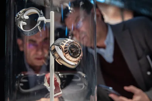 Swatch представили новое поколение часов Flymagic