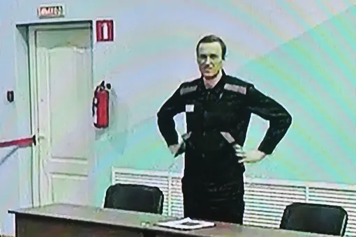 Алексея Навального приговорили к 19 годам колонии по делу об экстремизме