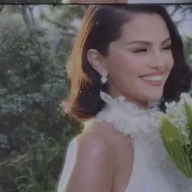 Селена Гомес вышла замуж за Бенни Бланко Селена Гомес вышла замуж за Бенни Бланко