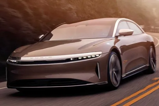 Электромобиль компании, созданной экс-сотрудником Илона Маска, обошел Tesla по дальности езды на одном заряде Электромобиль компании, созданной экс-сотрудником Илона Маска, обошел Tesla по дальности езды на одном заряде