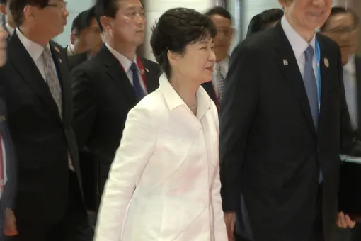 Верховный суд Южной Кореи утвердил 20-летнее тюремное заключение экс-президента Пак Кын Хе