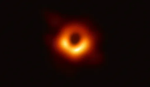 Первый в истории снимок тени черной дыры, 10 апреля 2019