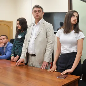 Суд в Москве вернул в прокуратуру дело старших сестер Хачатурян