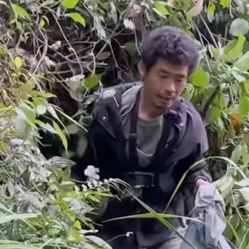 В Китае мужчина провел 70 дней в джунглях. За это он получил 100 тысяч юаней В Китае мужчина провел 70 дней в джунглях. За это он получил 100 тысяч юаней