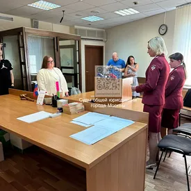 Суд приостановил работу «Кухни на районе» на 90 суток после массового отравления Суд приостановил работу «Кухни на районе» на 90 суток после массового отравления