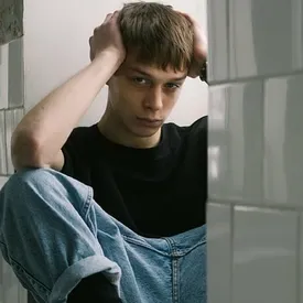 Звезда сериалов «Трудные подростки» и «Вампиры средней полосы» Глеб Калюжный ушел в армию Звезда сериалов «Трудные подростки» и «Вампиры средней полосы» Глеб Калюжный ушел в армию