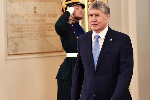 Экс-президент Киргизии Алмазбек Атамбаев сдался властям. Его дом трижды штурмовал спецназ