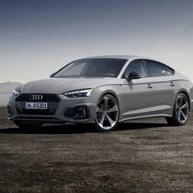 Audi обновили интерьер и экстерьер моделей A4 и A5 Audi обновили интерьер и экстерьер моделей A4 и A5