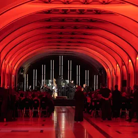 Ночной концерт оркестра musicAeterna под управлением Теодора Курентзиса прошел на станции метро «Маяковская»