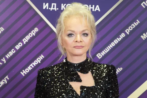 Полина Лурье не верит Долиной. Певица пообещала ей вернуть деньги за квартиру в эфире Первого канала Полина Лурье не верит Долиной. Певица пообещала ей вернуть деньги за квартиру в эфире Первого канала