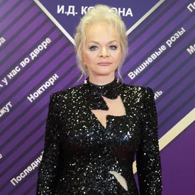 Полина Лурье не верит Долиной. Певица пообещала ей вернуть деньги за квартиру в эфире Первого канала