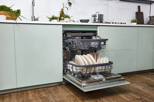 LG представила в России посудомоечную машину с функцией обезжиривания посуды