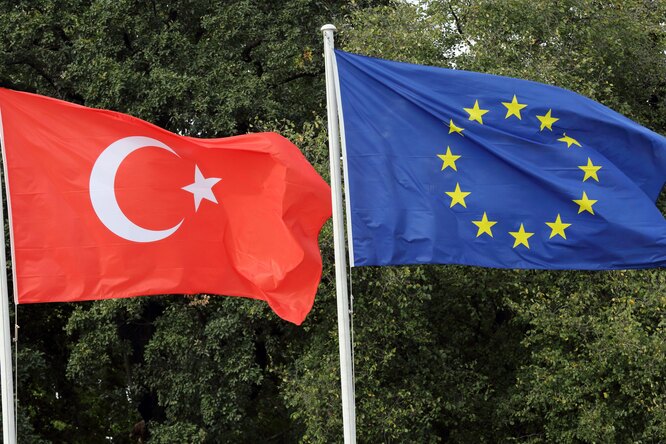 ЕС одобрил санкции против Турции из-за бурения у берегов Кипра. В Анкаре заявили, что продолжат добычу