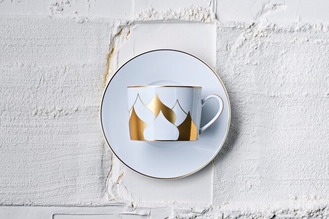 Cartier, фарфоровая компания Bernardaud и художник Дима Логинов выпустили совместную коллекцию чайной посуды