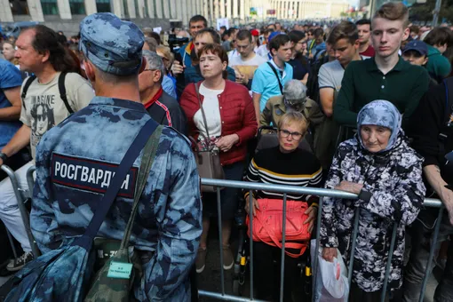 Госдума одобрила законопроект о четырехкратном увеличении штрафов за сопротивление силовикам на митингах