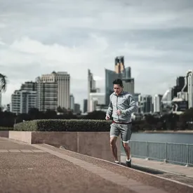 В Китае компания уволила сотрудника за то, что во время больничного он прошел 16 тысяч шагов