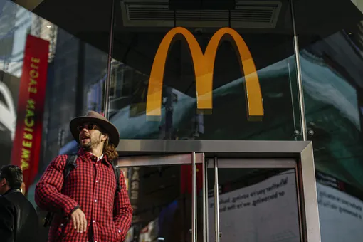 McDonald's закрыл залы своих ресторанов в США из-за коронавируса