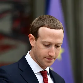 В сеть утекли данные 533 млн пользователей Facebook*. В их числе даже мобильный номер Цукерберга