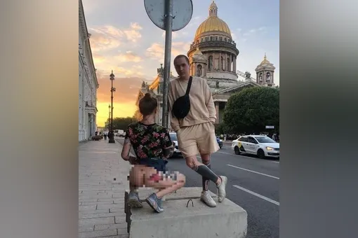 Петербурженке, сделавшей фото в стрингах на фоне Исаакиевского собора, назначили обязательные работы