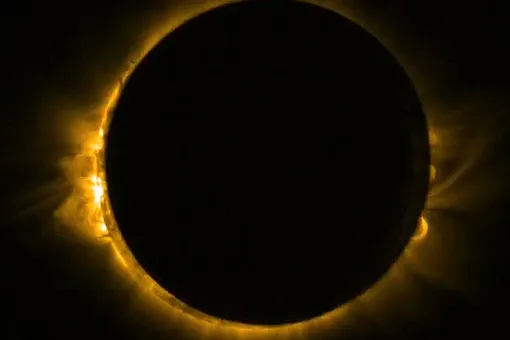Жители Земли увидят «солнечную корону» вокруг Луны во время затмения