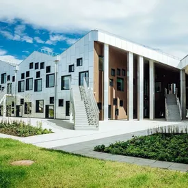 В Иркутске построили «школу будущего» из 27 зданий. Основная цель — обучать детей-сирот