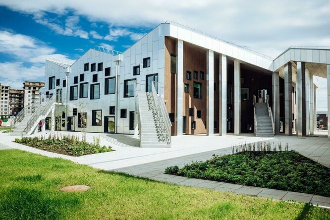 В Иркутске построили «школу будущего» из 27 зданий. Основная цель — обучать детей-сирот