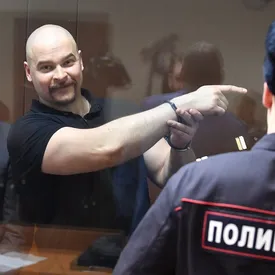 «У него был очень серьезный мотив для лишения себя жизни»: в СК заявили, что неонацист Тесак перед смертью признался в причастности к убийствам