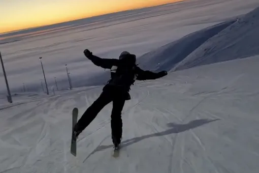 «Какой он обтекаемый!»: В соцсетях завирусились ролики инструктора по сноуборду из Кировска, эмоционально реагирующего на успехи своих учеников «Какой он обтекаемый!»: В соцсетях завирусились ролики инструктора по сноуборду из Кировска, эмоционально реагирующего на успехи своих учеников