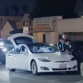 В США воры не смогли угнать электрокар Tesla — у автомобиля села батарея