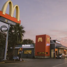 Британка вызвала полицию, потому что не успела купить в McDonald's завтрак из-за длинной очереди