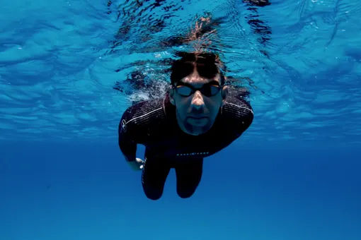 Олимпийский чемпион Майкл Фелпс устроил заплыв на скорость с белой акулой