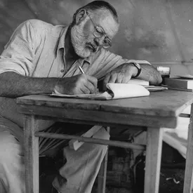 В книгах Хемингуэя нашли много ошибок. Все дело в неразборчивом почерке писателя