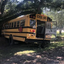 В США 11-летний мальчик угнал школьный автобус. Десятки полицейских устроили погоню