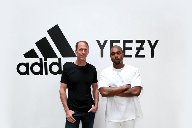 Adidas продаст оставшиеся товары Yeezy и пожертвует часть выручки пострадавшим от высказываний Канье Уэста Adidas продаст оставшиеся товары Yeezy и пожертвует часть выручки пострадавшим от высказываний Канье Уэста