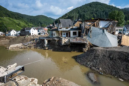 Трое россиян погибли в результате наводнений в Германии