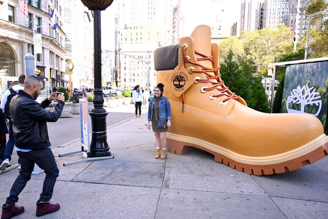 Жителя Нью-Йорка арестовали за продажу поддельной обуви. Он успел заработать $127 миллионов