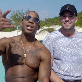 Афера на Багамах: что мы узнали о провальном Fyre Festival из документальных фильмов Netflix и Hulu