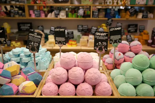 Lush объявили об уходе из соцсетей