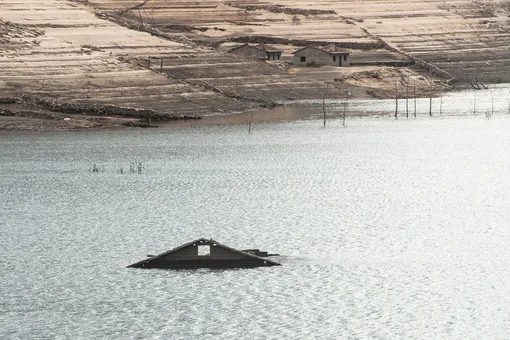 В Испании из-под воды вышла деревня, затопленная 30 лет назад