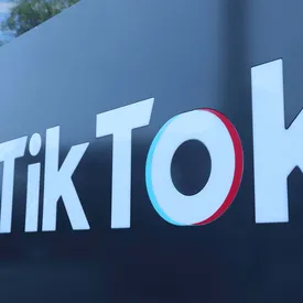 Глава TikTok Кевин Майер объявил о своей отставке на фоне конфликта с Дональдом Трампом