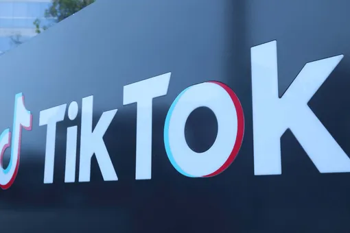 Глава TikTok Кевин Майер объявил о своей отставке на фоне конфликта с Дональдом Трампом