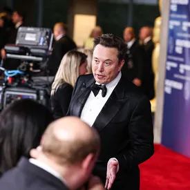 Бывшие сотрудники SpaceX подали в суд на Илона Маска из-за сексуальных домогательств
