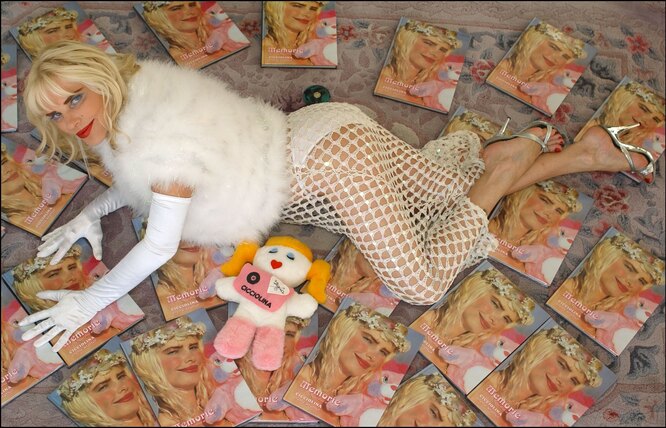 Дәрігердің кабинетіндегі қыз порно